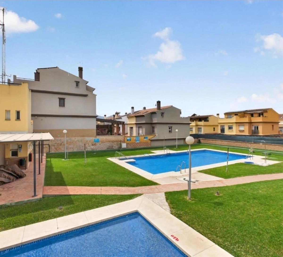 4 quarto Moradia Geminada para venda em Estacion de Cartama com piscina - 380 000 € (Ref: 10163610)