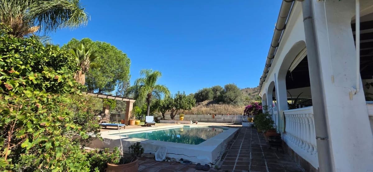 4 Zimmer Gewerbe zu verkaufen in Coin mit Pool Garage - 650.000 € (Ref: 10185932)