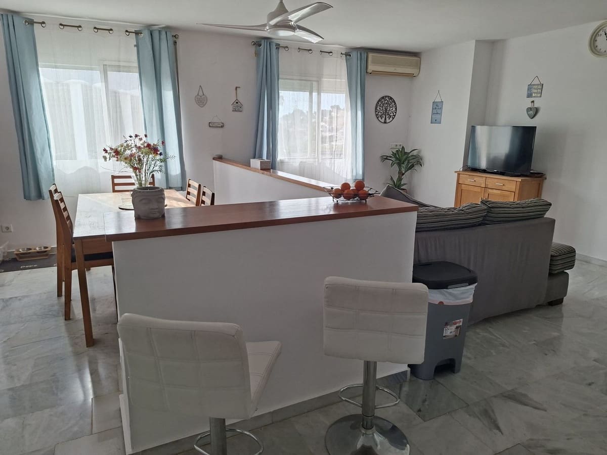 3 bedroom Penthouse for sale in Mijas with pool - € 305,000 (Ref: 10187633)