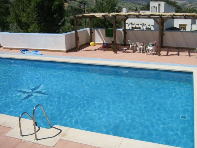 27 soveværelse Erhverv til salg i Loja med swimmingpool - € 1.250.000 (Ref: 4189824)