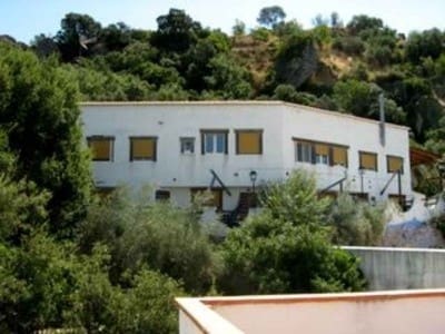 27 bedroom Commercial for sale in Loja with pool - € 1,250,000 (Ref: 4189824)