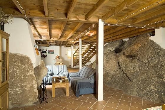 27 bedroom Commercial for sale in Loja with pool - € 1,250,000 (Ref: 4189824)