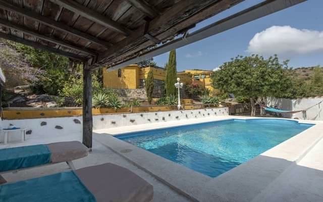 3 soverom Villa til salgs i Málaga by med svømmebasseng garasje - € 840 000 (Ref: 4680055)