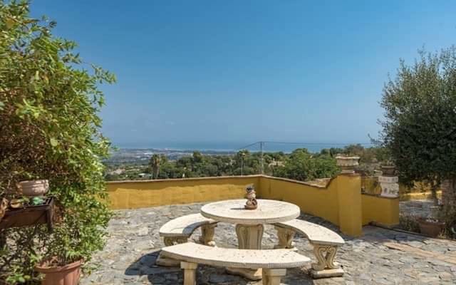 3 soverom Villa til salgs i Málaga by med svømmebasseng garasje - € 840 000 (Ref: 4680055)