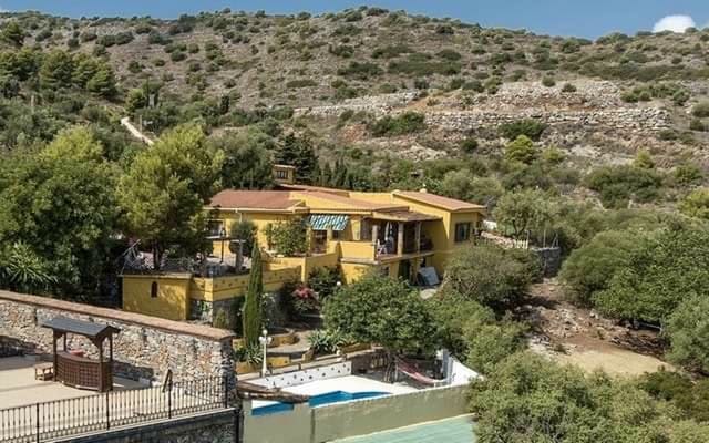 3 soverom Villa til salgs i Málaga by med svømmebasseng garasje - € 840 000 (Ref: 4680055)