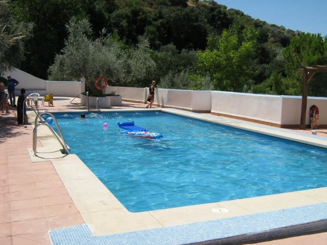 27 soveværelse Virksomhed til salg i Antequera med swimmingpool - € 1.250.000 (Ref: 6227911)