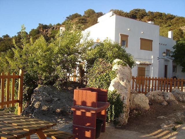 27 soveværelse Virksomhed til salg i Antequera med swimmingpool - € 1.250.000 (Ref: 6227911)