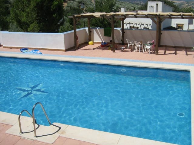 27 soverom Bedrift til salgs i Antequera med svømmebasseng - € 1 250 000 (Ref: 6227911)