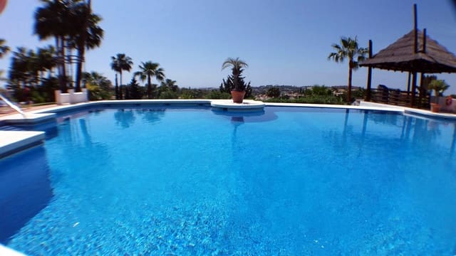 3 soverom Leilighet til salgs i Nueva Andalucia, Marbella med svømmebasseng garasje - € 745 000 (Ref: 6227931)