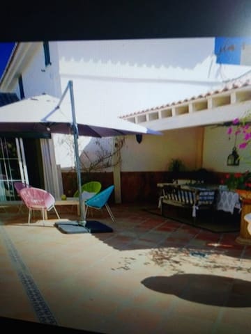 5 Zimmer Villa zu verkaufen in Estepona mit Pool - 1.200.000 € (Ref: 6227969)