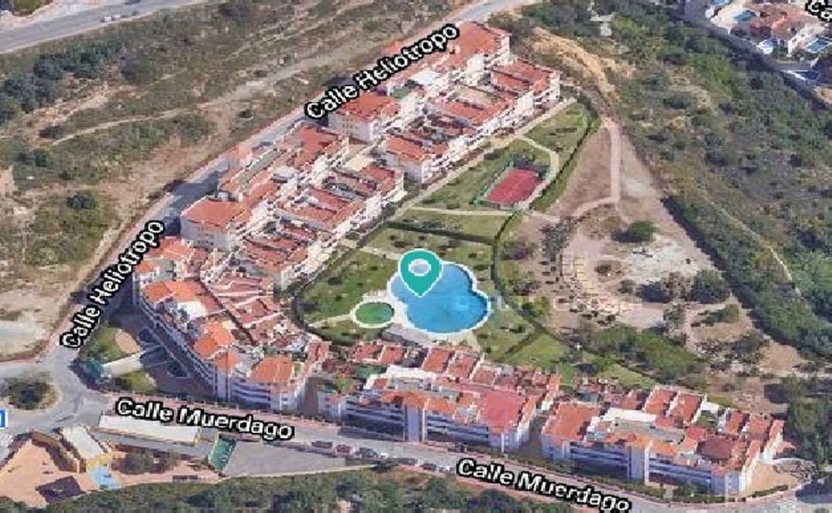 1 bedroom Apartment for sale in Mijas Costa with pool - € 200,000 (Ref: 6228025)