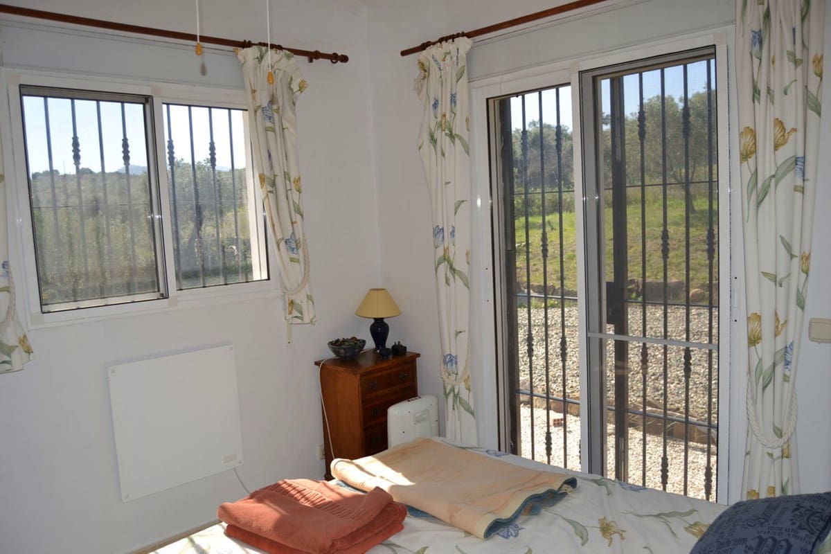 3 sovrum Villa till salu i Tolox med garage - 225 000 € (Ref: 6305670)