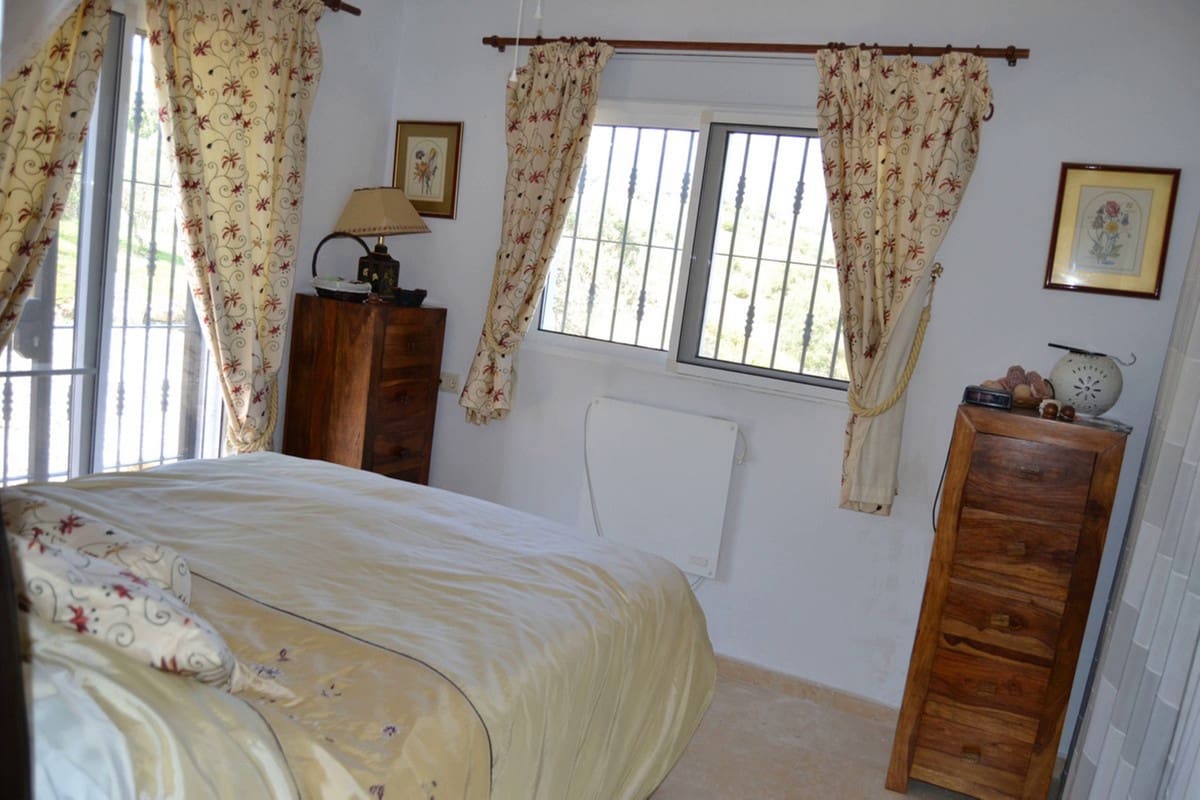 3 sypialnia Willa na sprzedaż w Tolox z garażem - 225 000 € (Ref: 6305670)