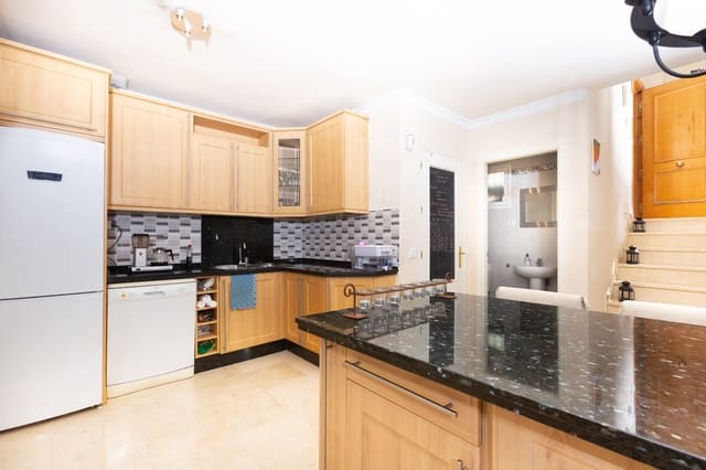 4 slaapkamer Huis te koop in Fuengirola met zwembad garage - € 424.500 (Ref: 6305671)