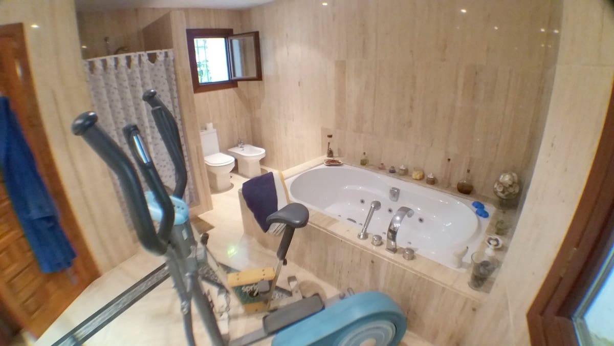 7 soveværelse Finca/Landehus til salg i Mijas med swimmingpool garage - € 2.900.000 (Ref: 6398460)