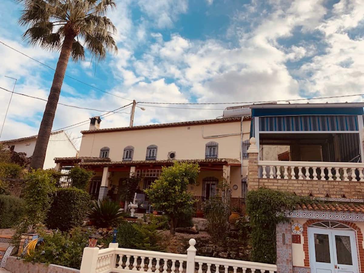 3 soverom Villa til salgs i Puente Genil med svømmebasseng garasje - € 160 000 (Ref: 6564136)