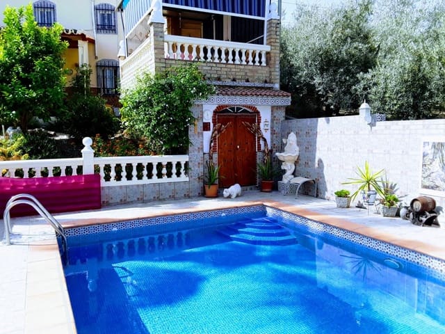 3 Zimmer Villa zu verkaufen in Estepa mit Pool Garage - 170.000 € (Ref: 6586154)
