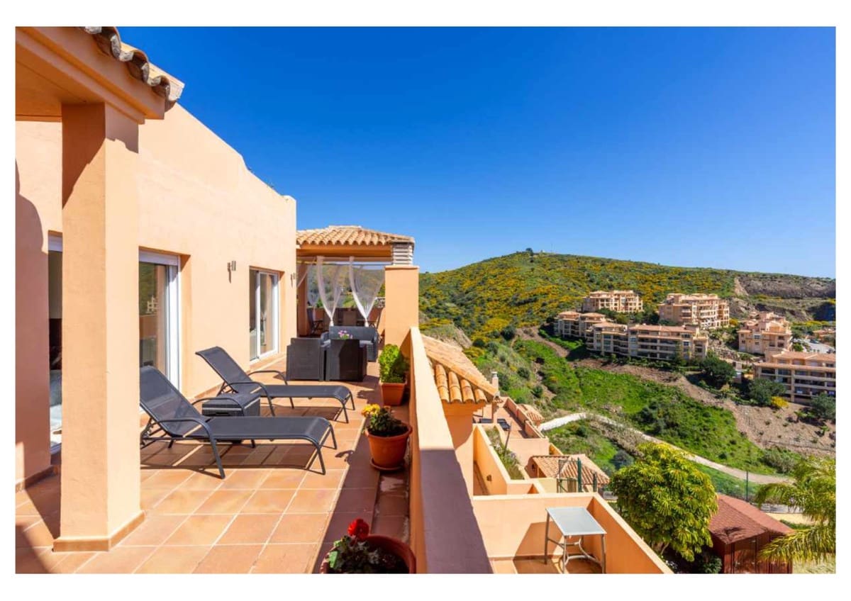 3 slaapkamer Penthouse te koop in Calahonda met zwembad garage - € 589.000 (Ref: 6707699)