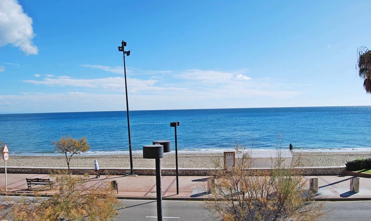 3 bedroom Apartment for sale in Fuengirola with garage - € 685,000 (Ref: 6758251)