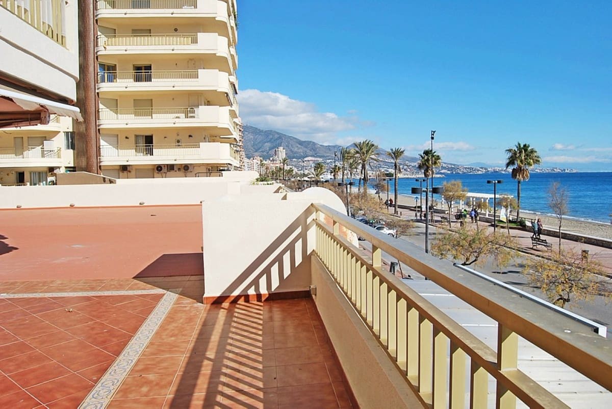 3 bedroom Apartment for sale in Fuengirola with garage - € 685,000 (Ref: 6758251)