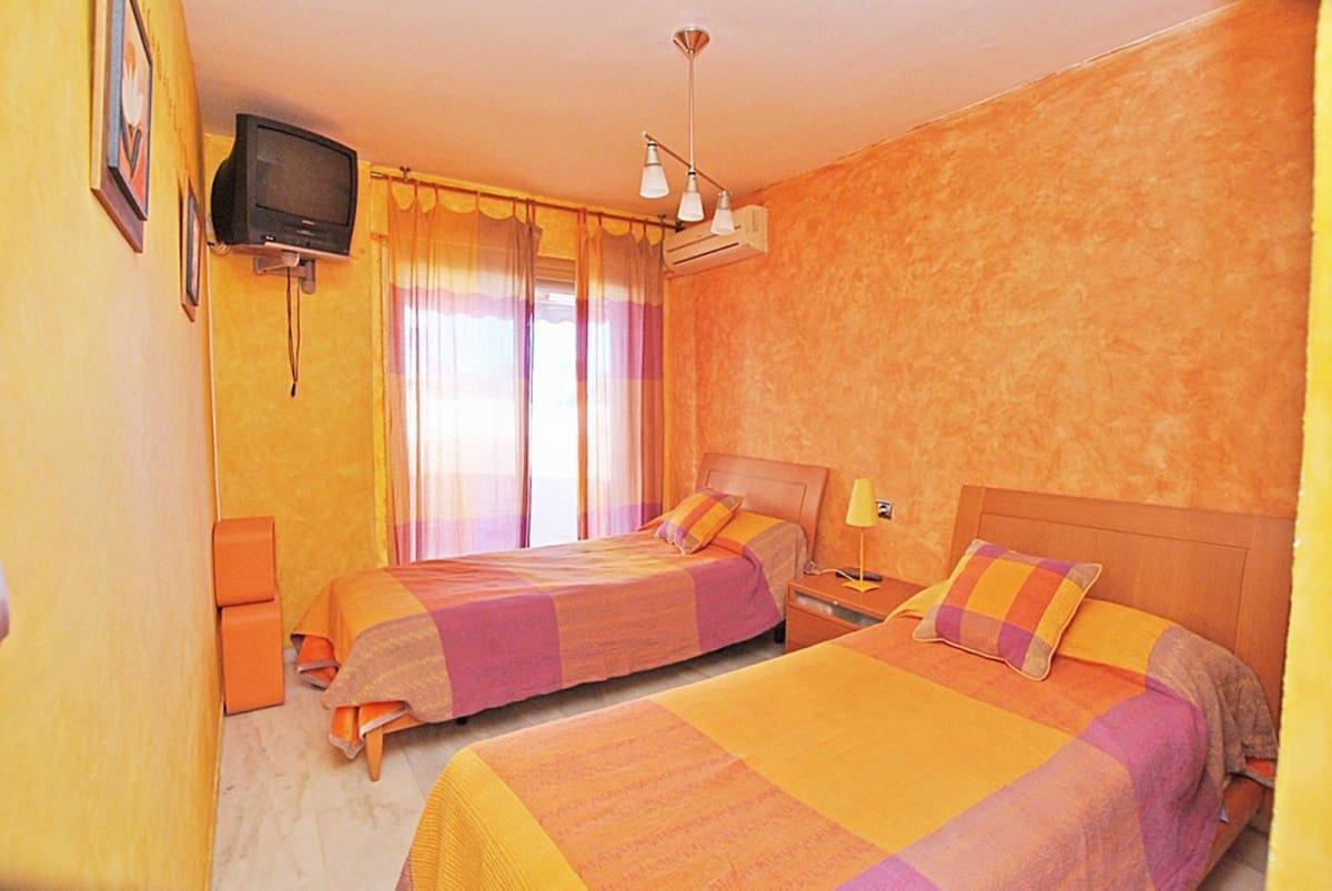 3 bedroom Apartment for sale in Fuengirola with garage - € 685,000 (Ref: 6758251)
