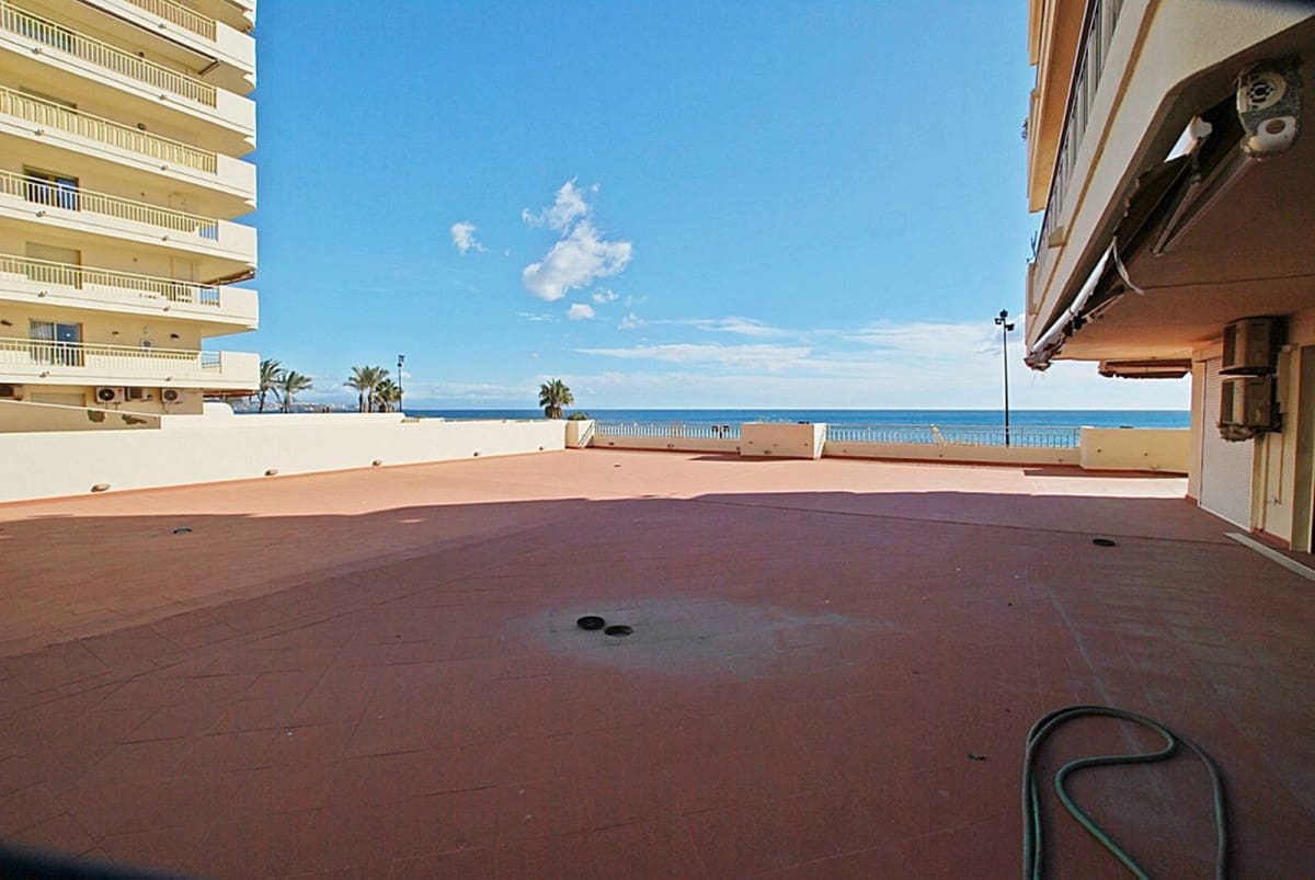 3 bedroom Apartment for sale in Fuengirola with garage - € 685,000 (Ref: 6758251)