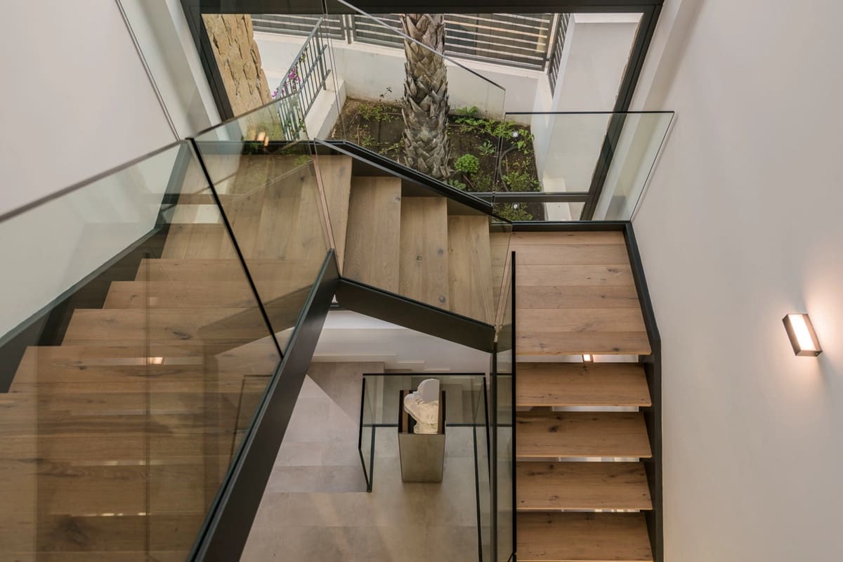 5 slaapkamer Villa te koop in Cabopino met zwembad garage - € 2.650.000 (Ref: 6791809)