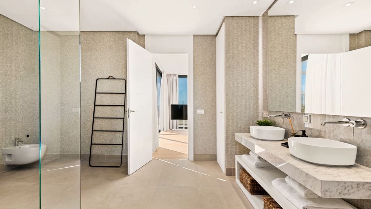 5 slaapkamer Villa te koop in Cabopino met zwembad garage - € 2.650.000 (Ref: 6791809)