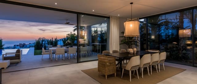 5 bedroom Villa for sale in Cabopino, Marbella with pool garage - € 2,650,000 (Ref: 6791809)