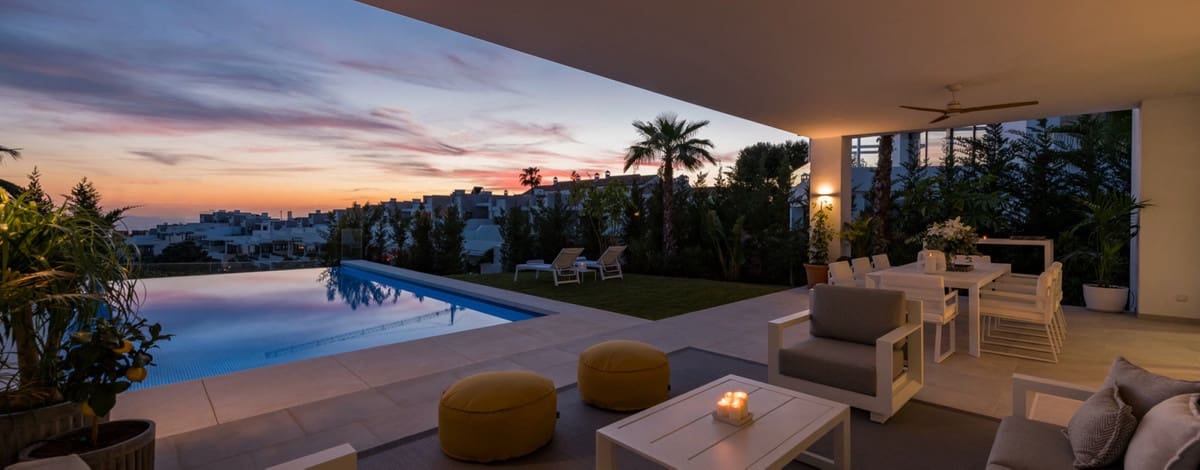 5 bedroom Villa for sale in Cabopino with pool garage - € 2,650,000 (Ref: 6791809)