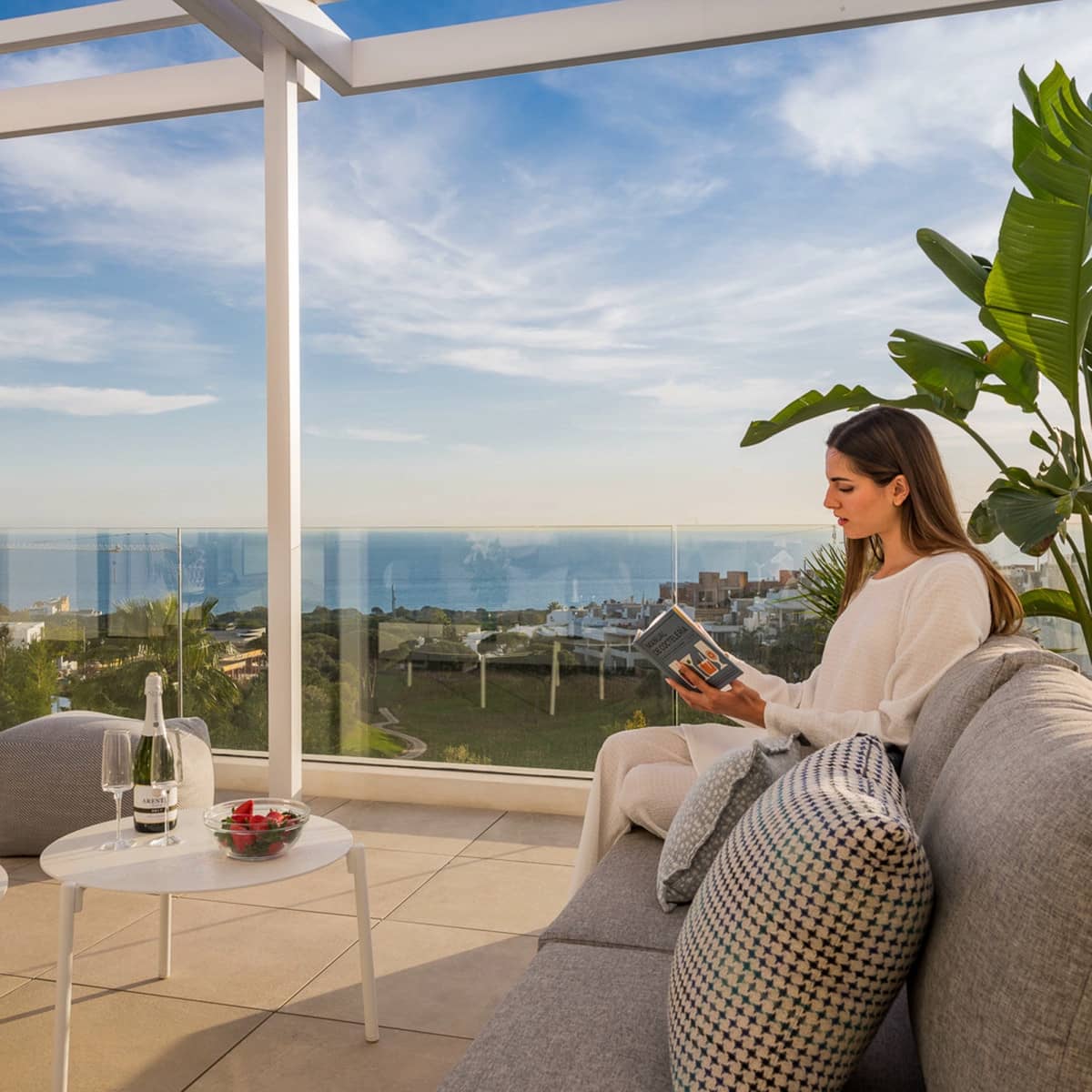 5 bedroom Villa for sale in Cabopino with pool garage - € 2,650,000 (Ref: 6791809)
