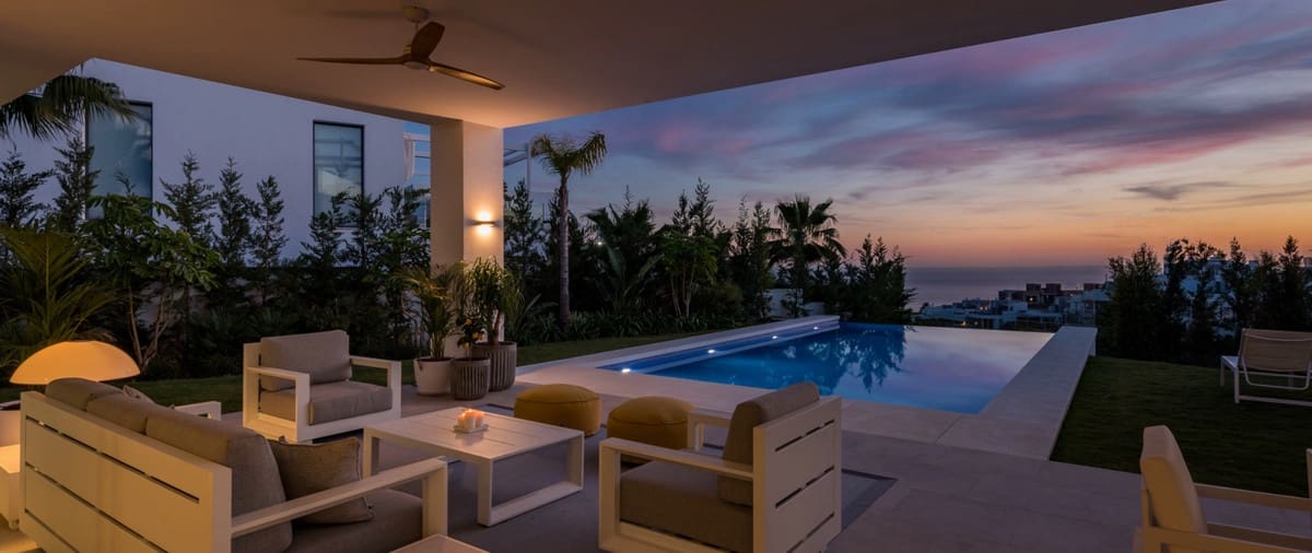 5 bedroom Villa for sale in Cabopino with pool garage - € 2,650,000 (Ref: 6791809)