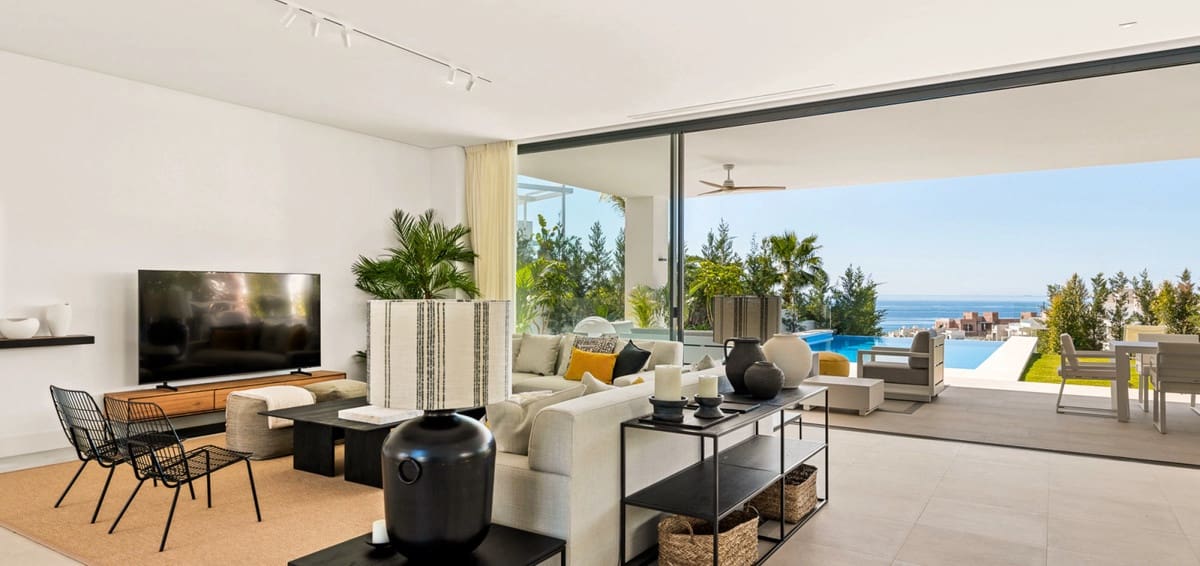 5 bedroom Villa for sale in Cabopino with pool garage - € 2,650,000 (Ref: 6791809)