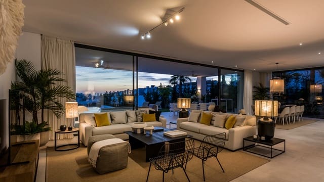 5 bedroom Villa for sale in Cabopino, Marbella with pool garage - € 2,650,000 (Ref: 6791809)