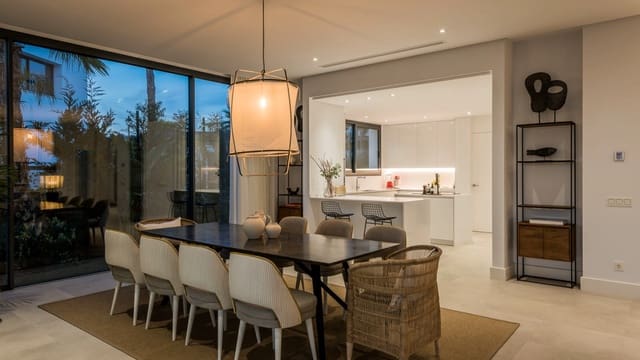 5 bedroom Villa for sale in Cabopino, Marbella with pool garage - € 2,650,000 (Ref: 6791809)