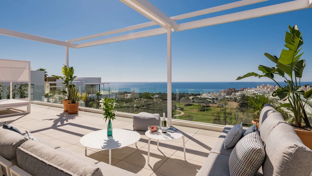 5 bedroom Villa for sale in Cabopino with pool garage - € 2,650,000 (Ref: 6791809)