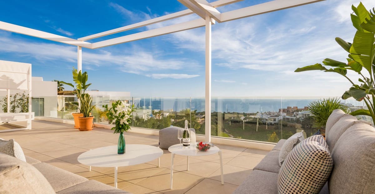 5 bedroom Villa for sale in Cabopino with pool garage - € 2,650,000 (Ref: 6791809)