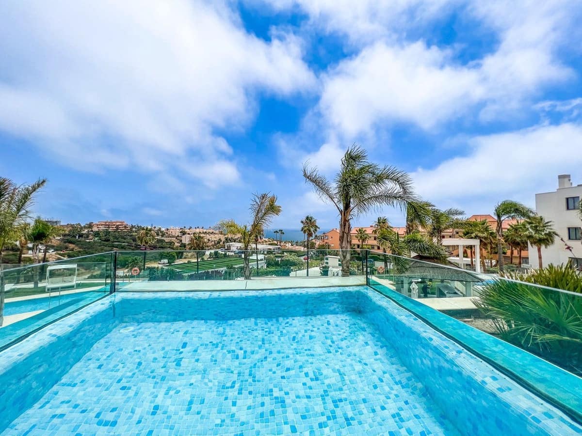 2 slaapkamer Appartement te koop in Mijas Costa met zwembad garage - € 549.000 (Ref: 6960774)