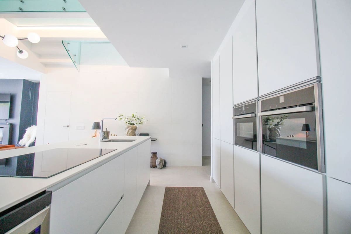 Casa de 5 habitaciones en Estepona en venta con piscina garaje - 2.000.000 € (Ref: 6980243)