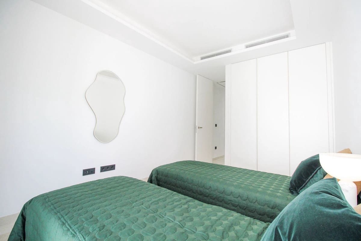 Casa de 5 habitaciones en Estepona en venta con piscina garaje - 2.000.000 € (Ref: 6980243)