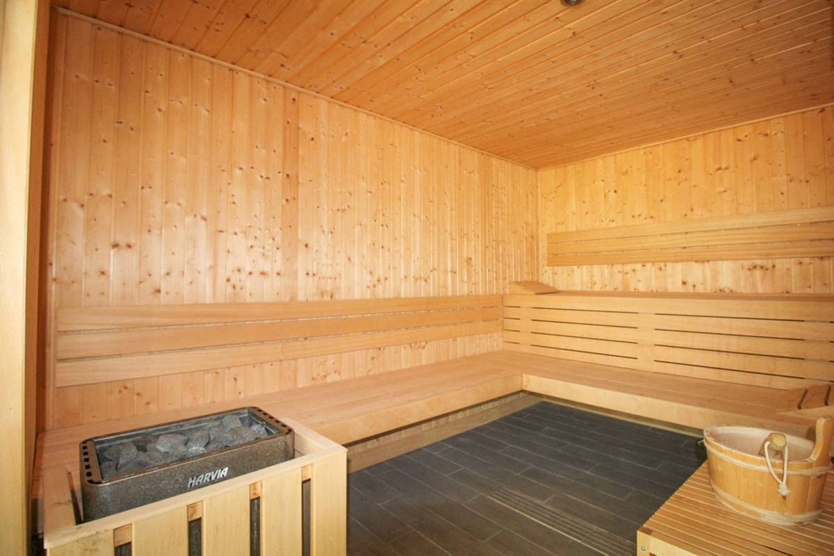 Casa de 5 habitaciones en Estepona en venta con piscina garaje - 2.000.000 € (Ref: 6980243)