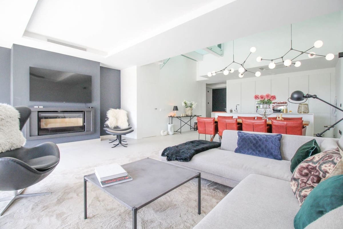 5 soveværelse Byhus til salg i Estepona med swimmingpool garage - € 2.000.000 (Ref: 6980243)