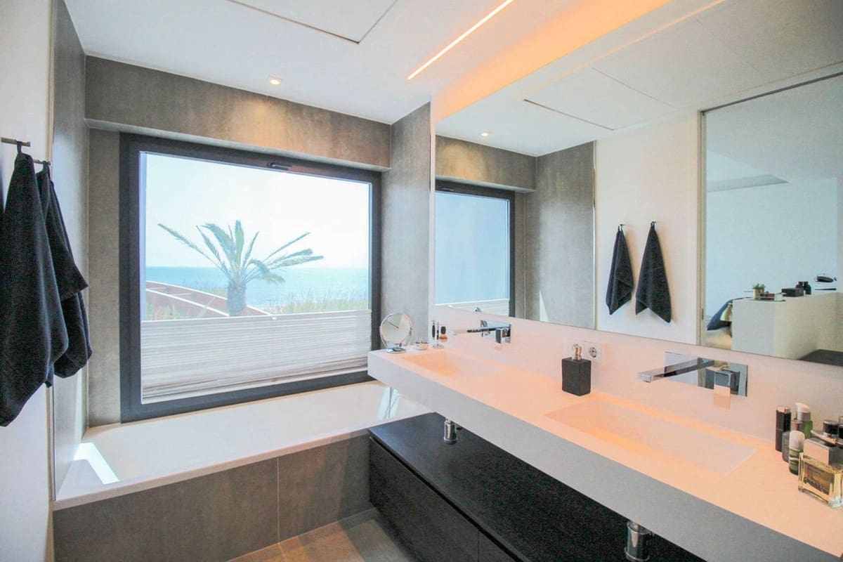 5 soveværelse Byhus til salg i Estepona med swimmingpool garage - € 2.000.000 (Ref: 6980243)