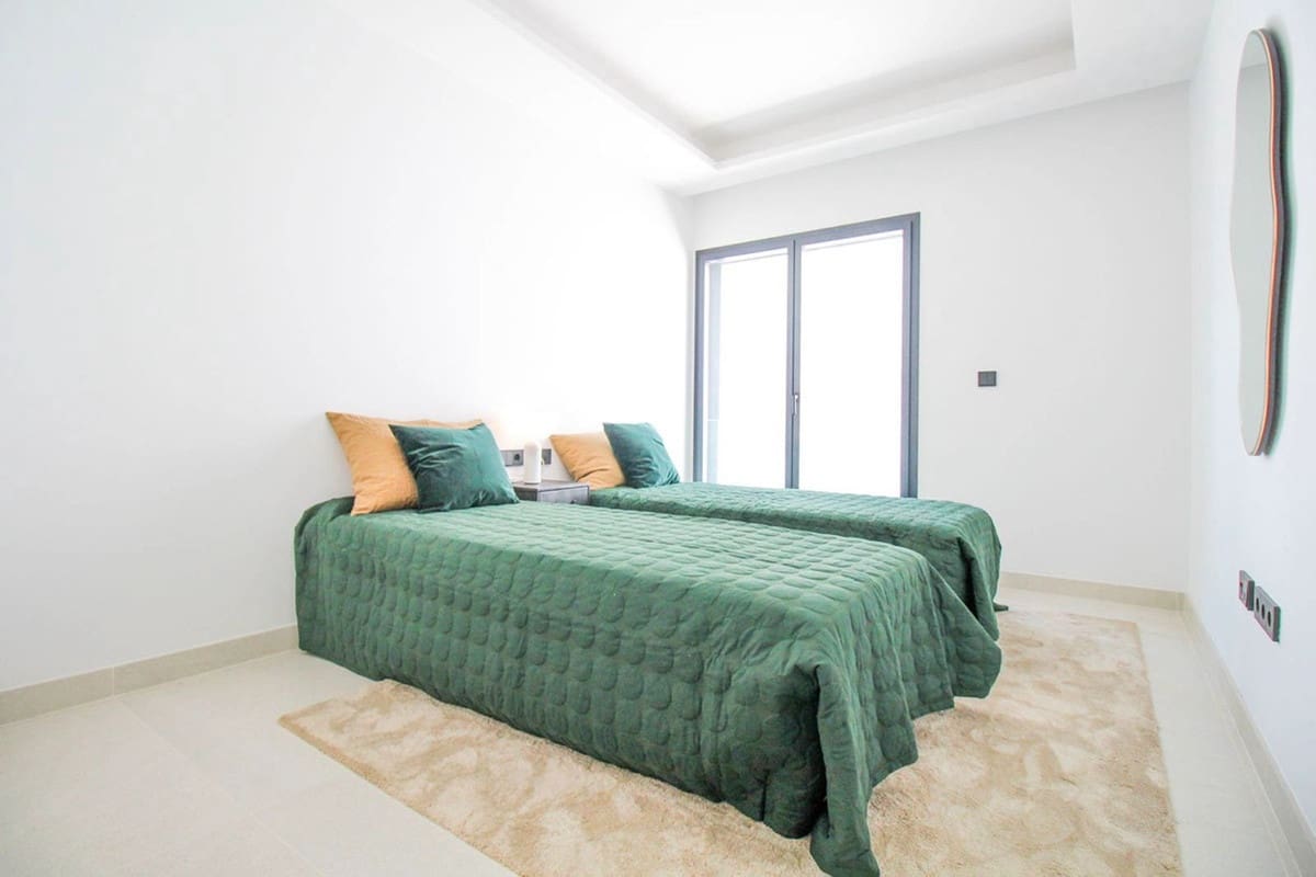 5 soveværelse Byhus til salg i Estepona med swimmingpool garage - € 2.000.000 (Ref: 6980243)