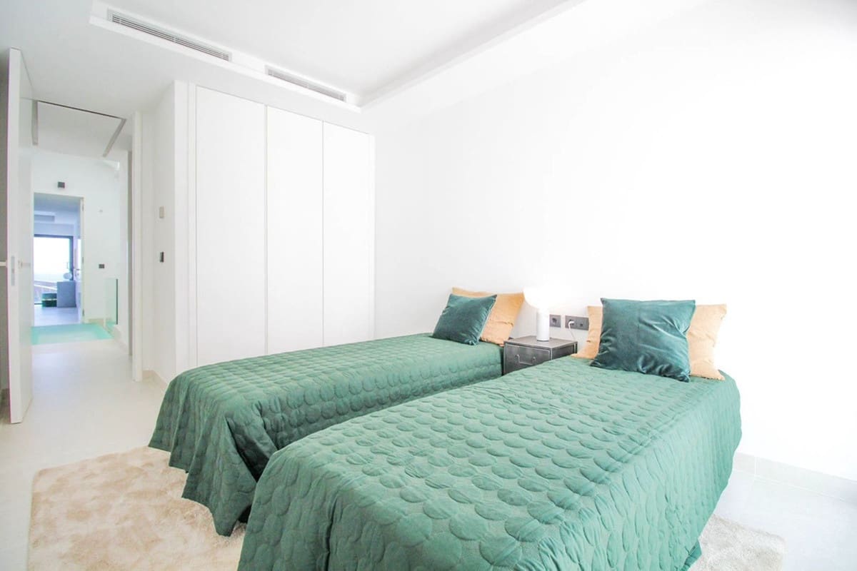 5 soveværelse Byhus til salg i Estepona med swimmingpool garage - € 2.000.000 (Ref: 6980243)