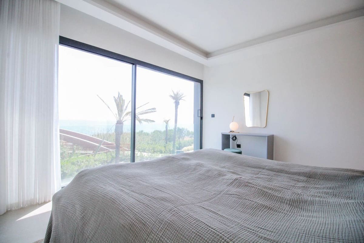 5 soveværelse Byhus til salg i Estepona med swimmingpool garage - € 2.000.000 (Ref: 6980243)