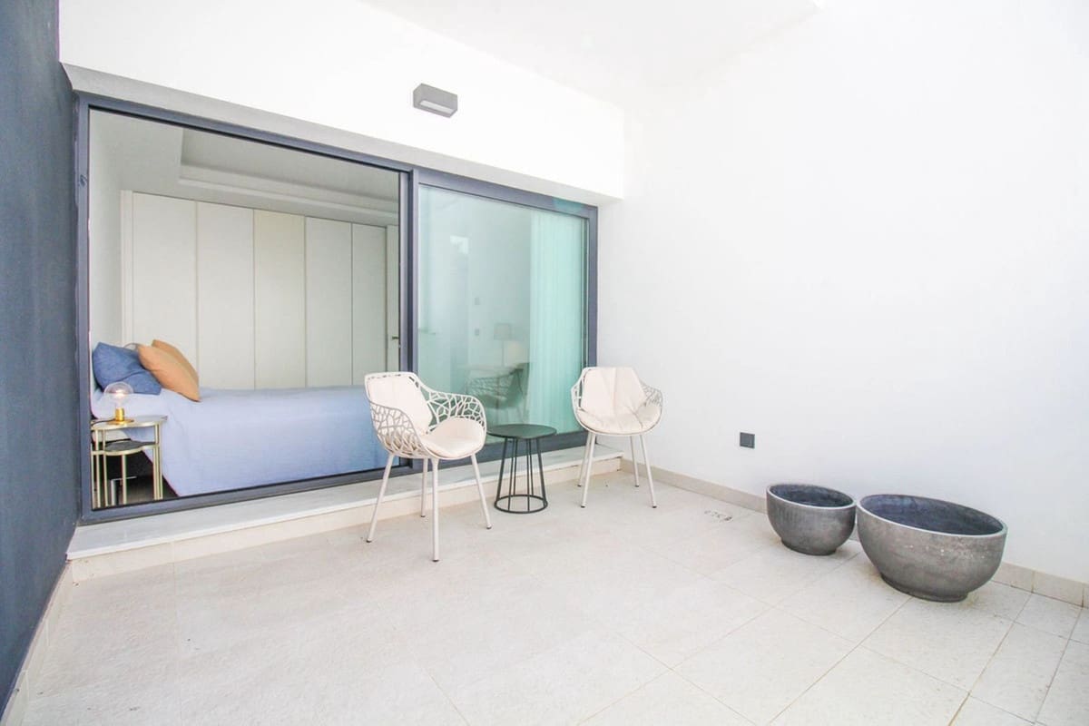5 soveværelse Byhus til salg i Estepona med swimmingpool garage - € 2.000.000 (Ref: 6980243)