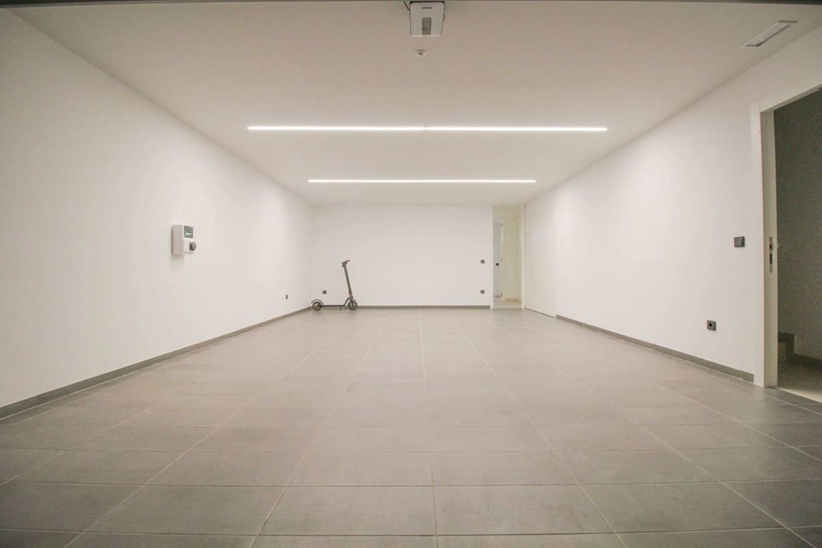 5 soveværelse Byhus til salg i Estepona med swimmingpool garage - € 2.000.000 (Ref: 6980243)