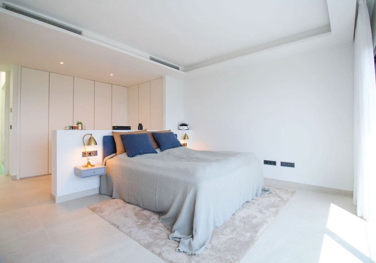 5 soveværelse Byhus til salg i Estepona med swimmingpool garage - € 2.000.000 (Ref: 6980243)