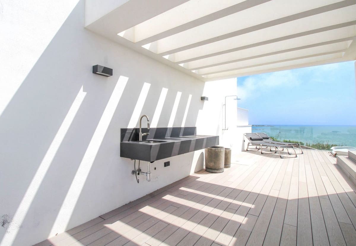5 soveværelse Byhus til salg i Estepona med swimmingpool garage - € 2.000.000 (Ref: 6980243)